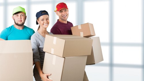 Local moving support for homes and flats in Upminster